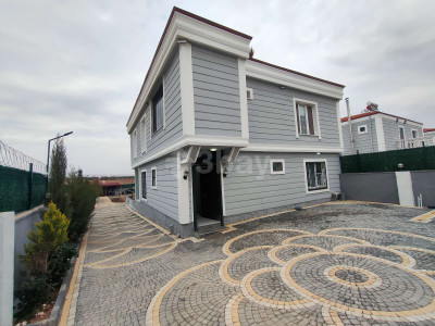 3 Bay Eyüp ŞAHİN'den masal gibi bir villa.